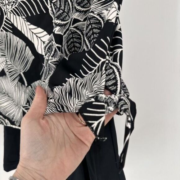 Azul by Maxine Of Hollywood Women's Skirted‎ Swim Dress One Piece Black White 8 - Picture 5 of 13